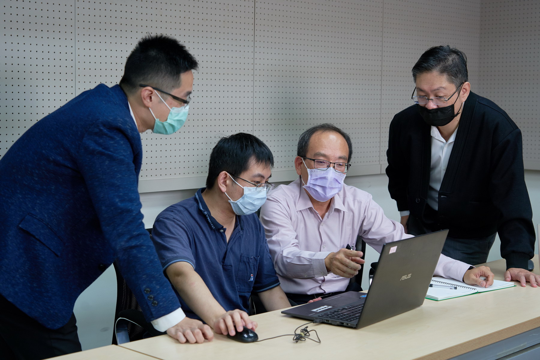 杰倫智能AI虛擬資料科學家相助，老牌膠帶廠新品研發時程縮短25%
